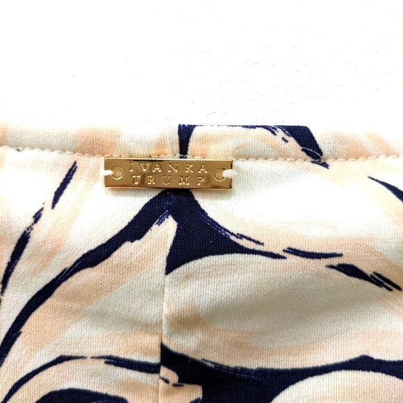 Ivanka Trump Floral Blouse Sleeveless Keyhole - L - Picture 5 of 7